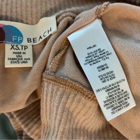 Free People Beach Wrap Sweater / Wrap Top - Picture 14 of 14